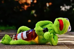 picture-young-alcoholic-drinking-beers-260nw-272174156 picture-young-alcoholic-drinking-beers-260nw-272174156