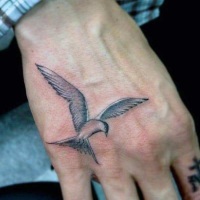 Little-Hand-Tattoo-Ideas13