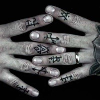 Little-Hand-Tattoo-Ideas23