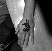 Little-Hand-Tattoo-Ideas25